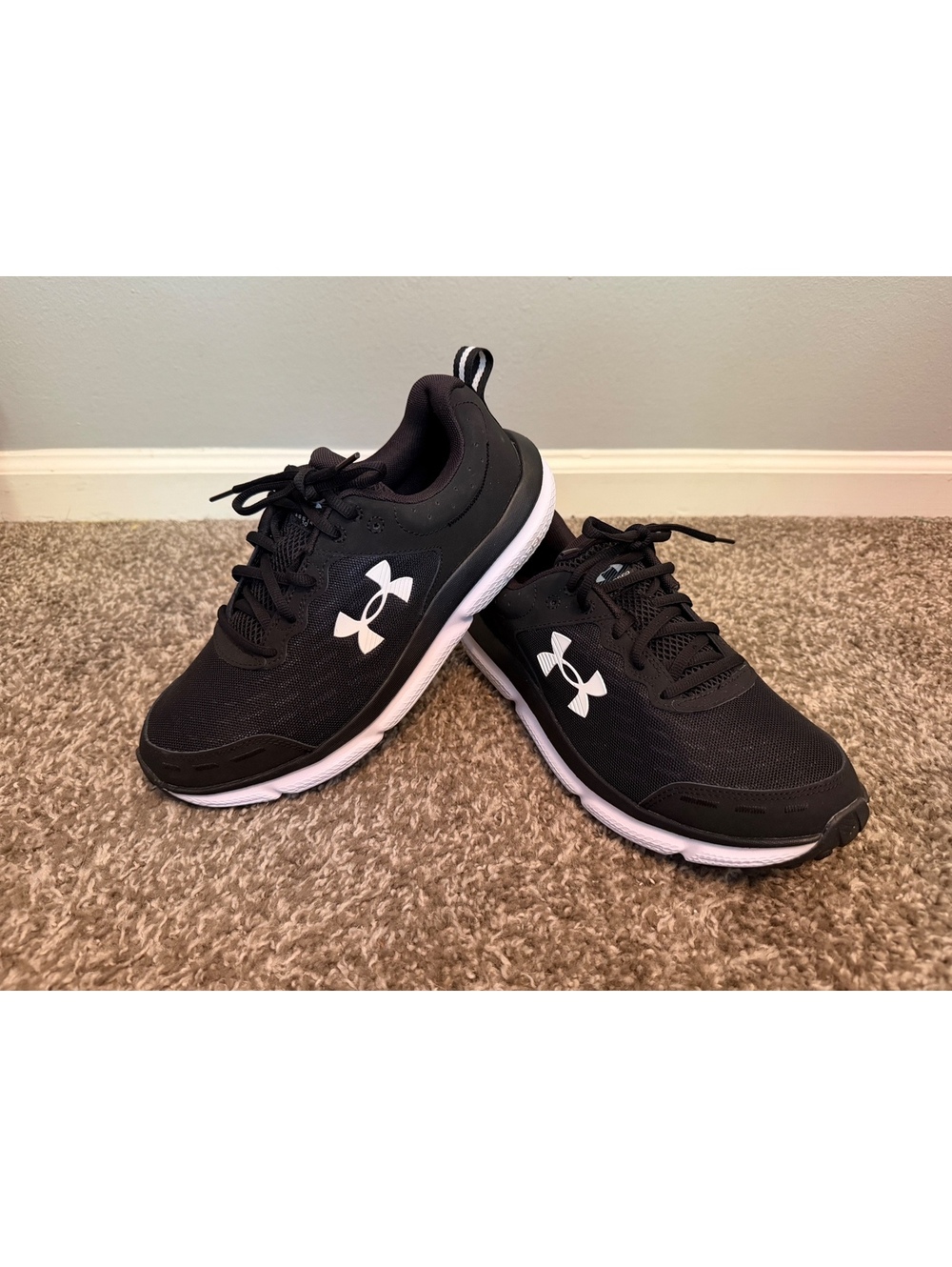 Under Armour Charged Assert 10 Shoes Women’s 10
